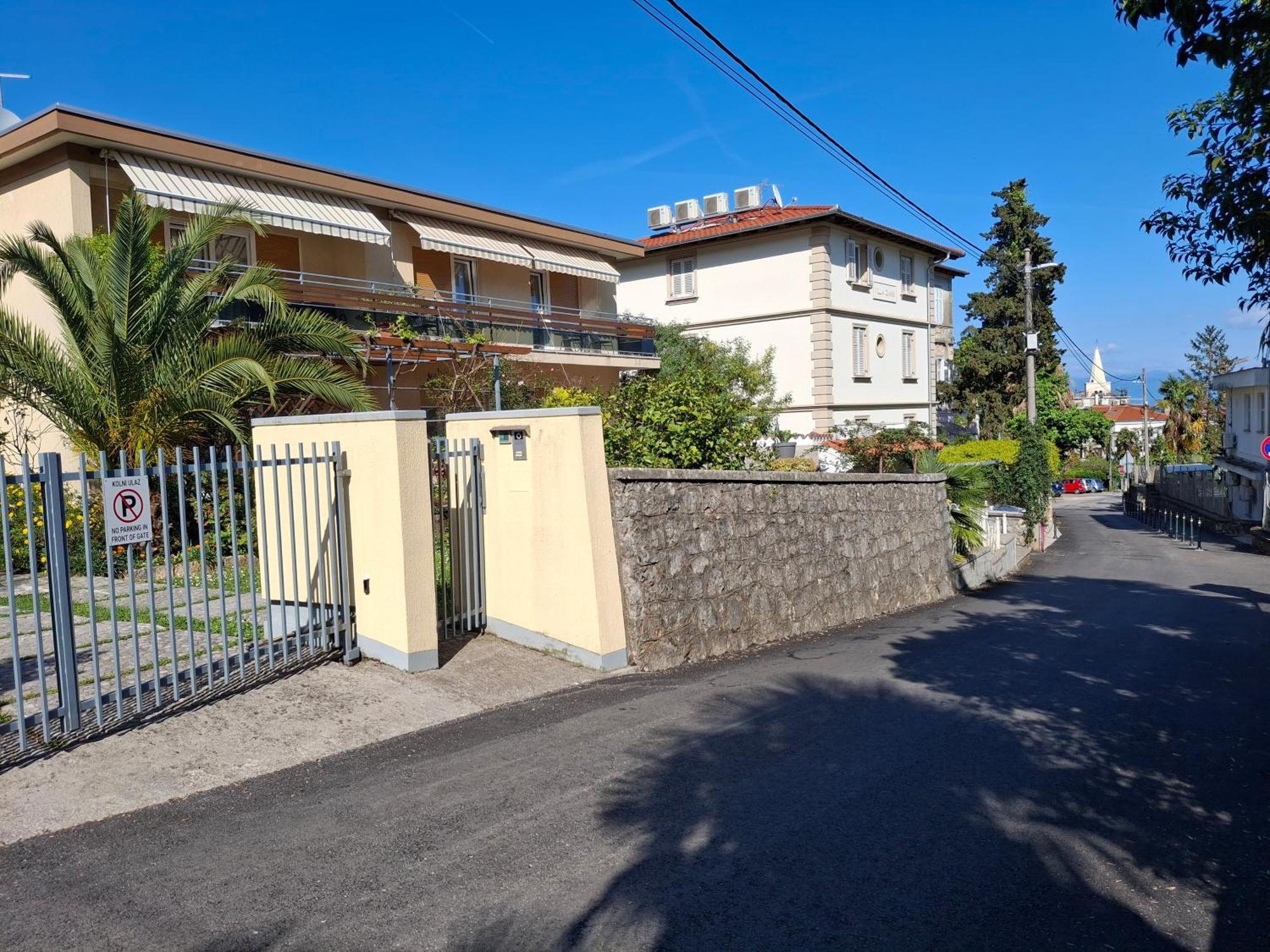 Apartments Orange Lovran Extérieur photo